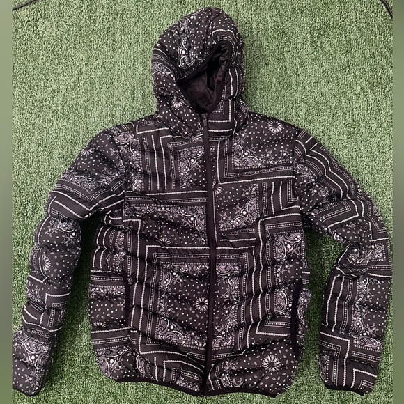 Puffer Jacket Paisley from Fashion Nova   SIZE : L - Picture 1 of 5